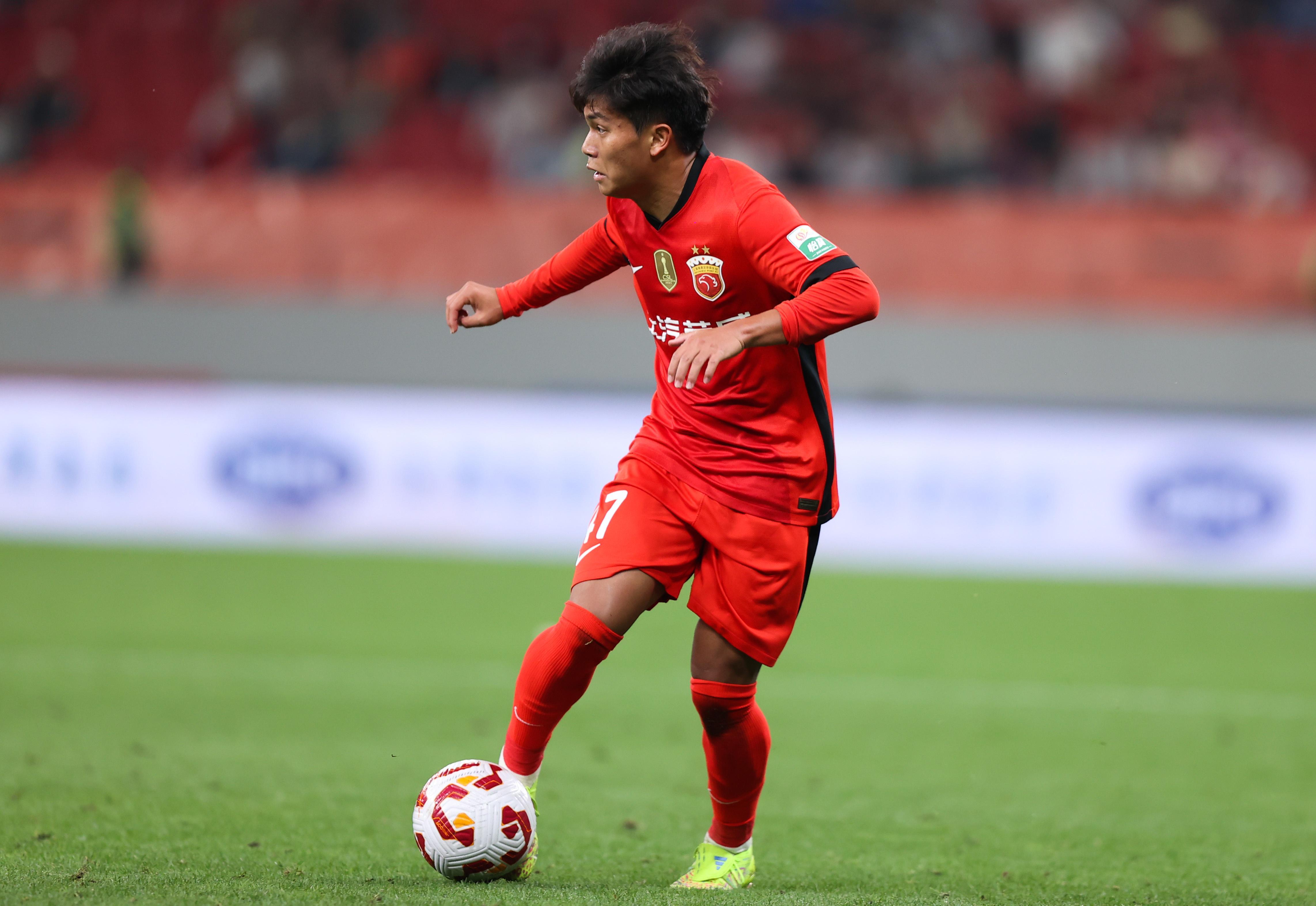 华体会平台-沪媒：3名U22小将被抽调对海港不利，影响人员安排和板凳深度