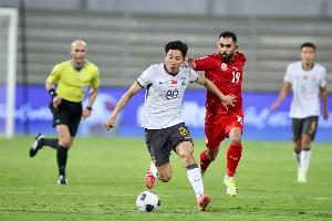 记者：曹永竞检查了没有扭伤或拉伤，但就是疼不太敢特别发力